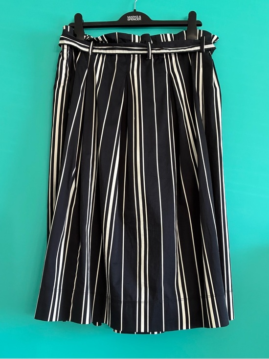 H&M Black&White Striped Skirts - Picture 4 of 13